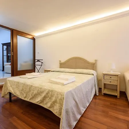 Lejlighed Via Avvocata 25 Napoli