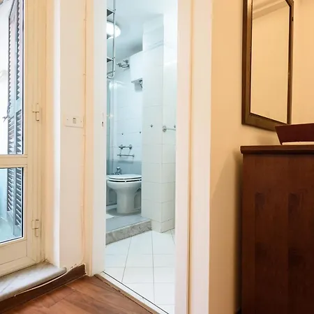 Via Avvocata 25 * Napoli