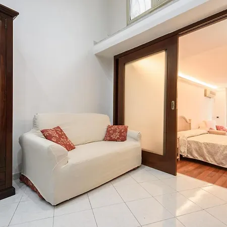 Apartment Via Avvocata 25 *
